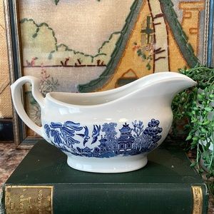 Churchill gravy boat